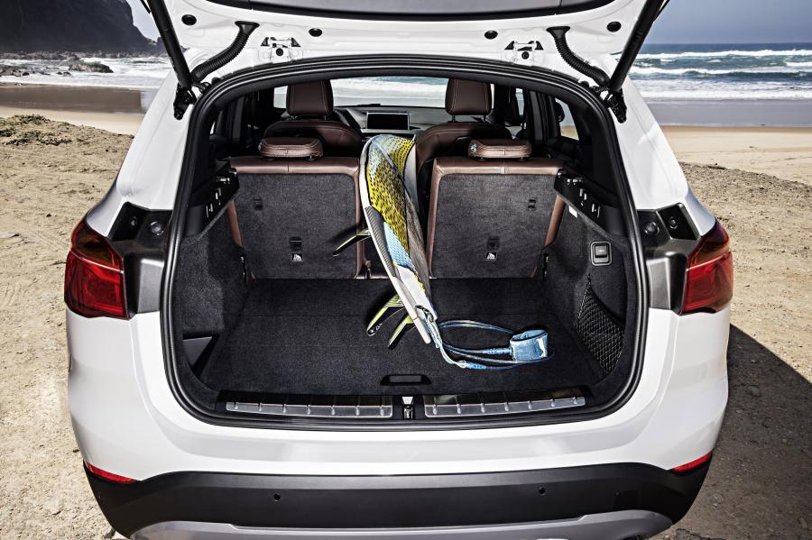 Багажник BMW X1 xDrive20d xLine (F48) 2015 года  (WW) (фото 23 из 59)